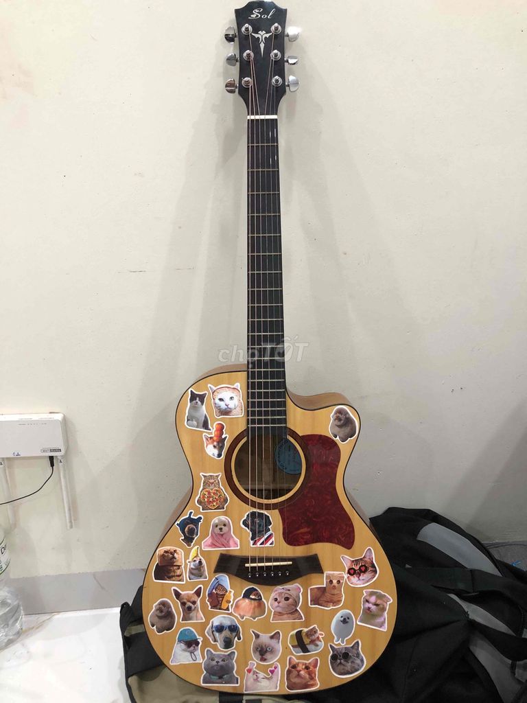 Đàn guitar Sol gỗ nâu. Mua bán Nhạc cụ tại Quận Hai Bà Trưng Hà Nội được đăng bởi Khánh Nguyễn hình 1