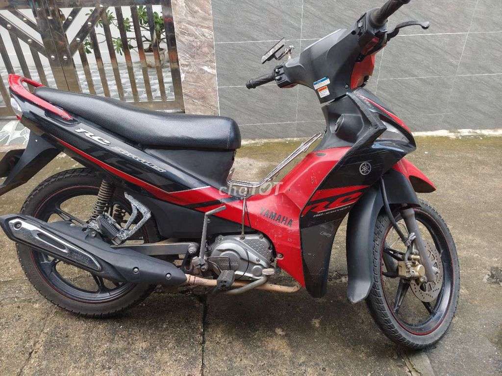 Yamaha Sirius RC красно-черный, полуавтомат