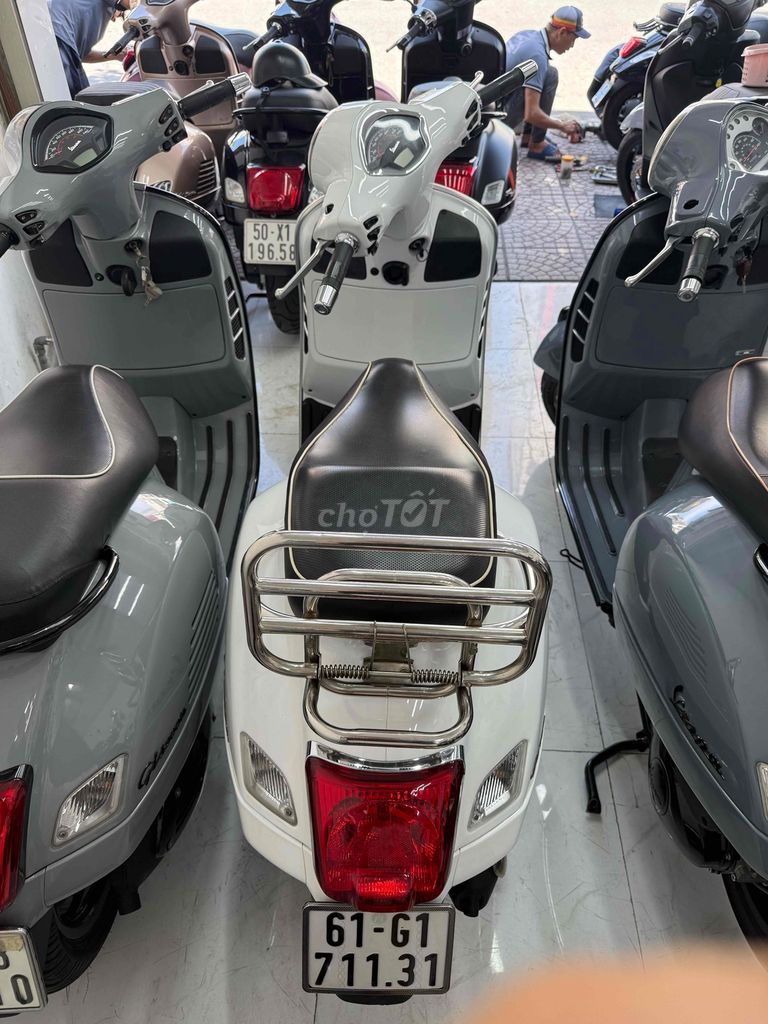 Vespa GTS 2019 trắng zin chính chủ công chứng liên. Mua bán Xe máy tại Quận Phú Nhuận Tp Hồ Chí Minh được đăng bởi VESPA Piaggio Quốc Vương  hình 4