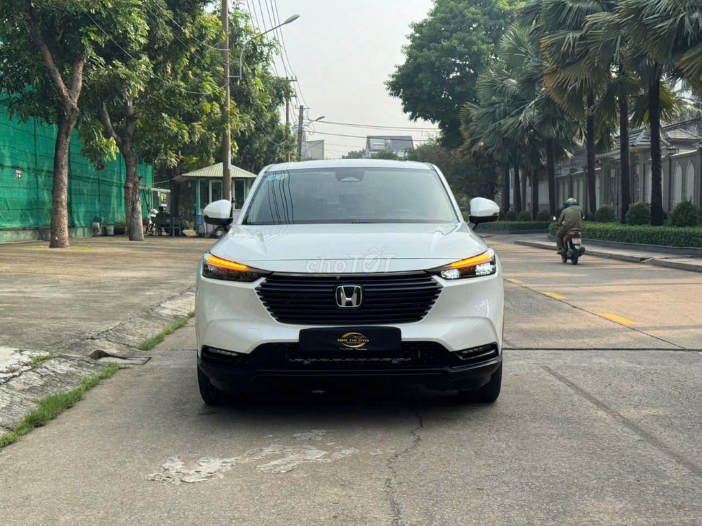 Белая Honda HR-V, 5 мест