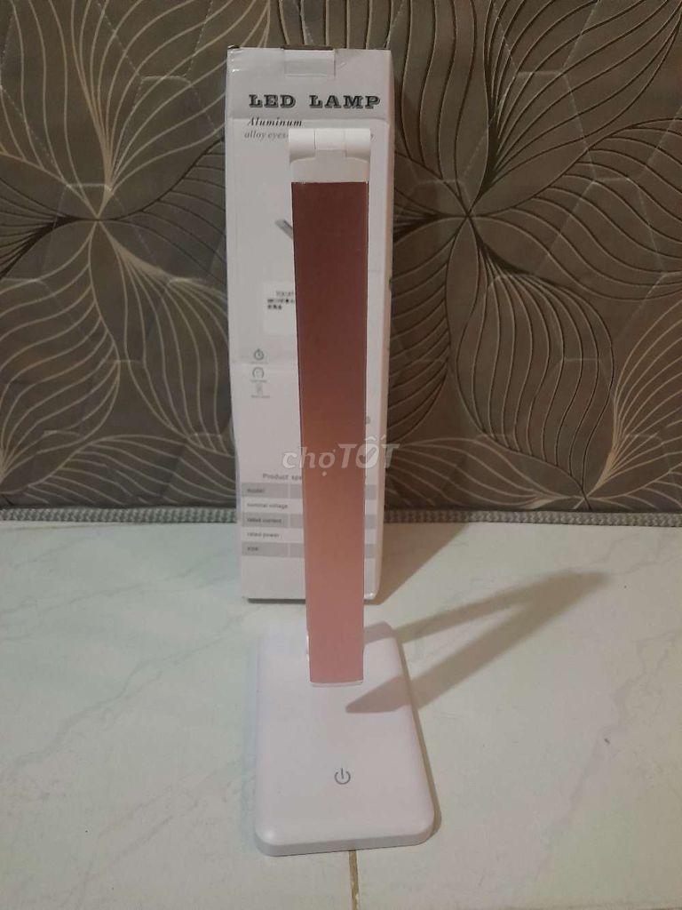Đèn bàn LED QM019 Hồng. Mua bán Đèn tại Thành phố Thuận An Bình Dương được đăng bởi chí công Bùi hình 1