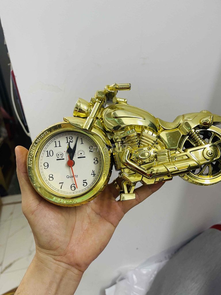 Đồng hồ để bàn Vàng Báo thức Mới. Mua bán Nội thất, đồ gia dụng khác tại Quận Hai Bà Trưng Hà Nội được đăng bởi an hình 1