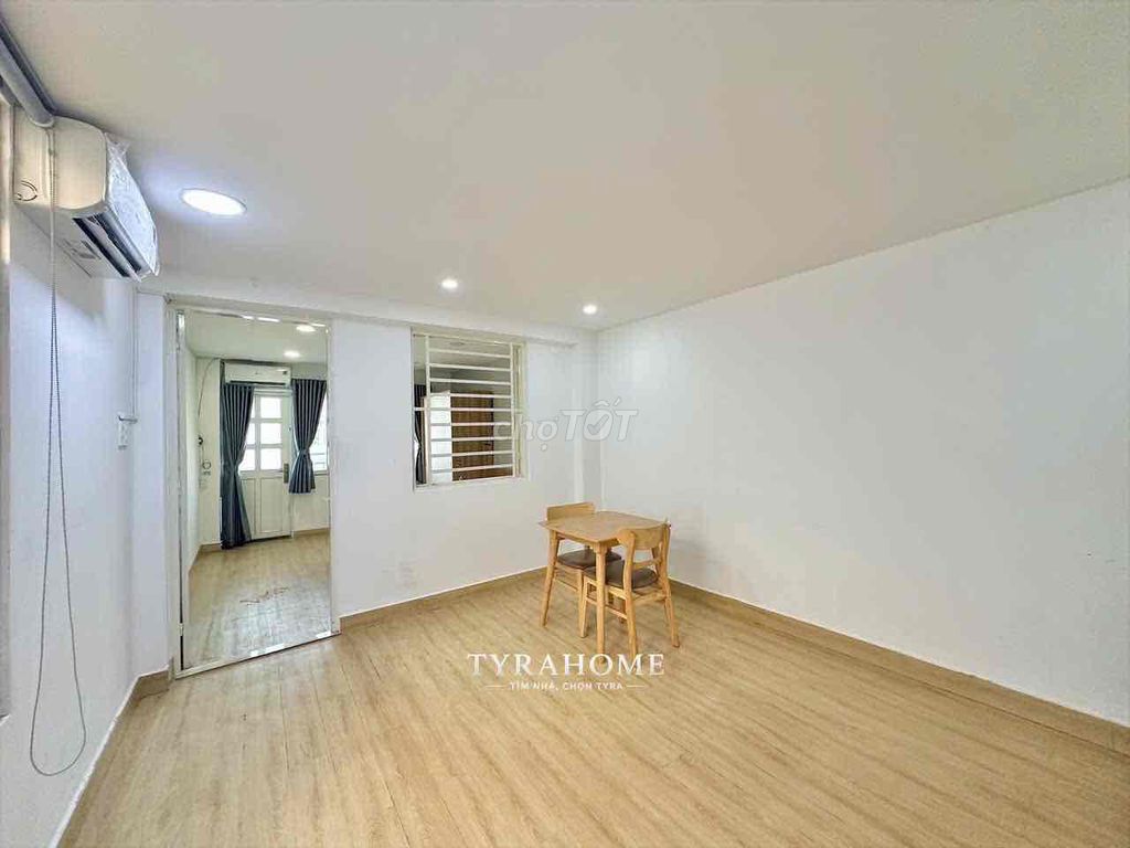 Căn 1PN Tách Bếp Có Ban Công Rộng 50m2 FullNT Ngay Chợ Bà Chiểu, NTHX