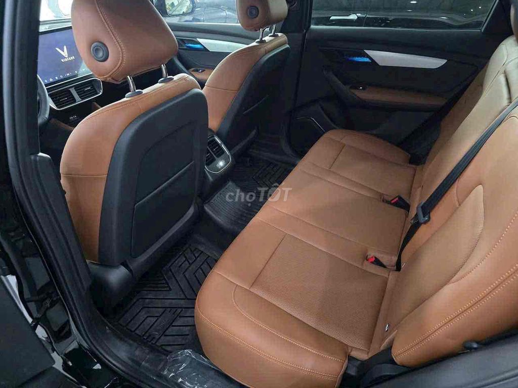 VinFast VF8 Plus 2026 Черный 9000 км