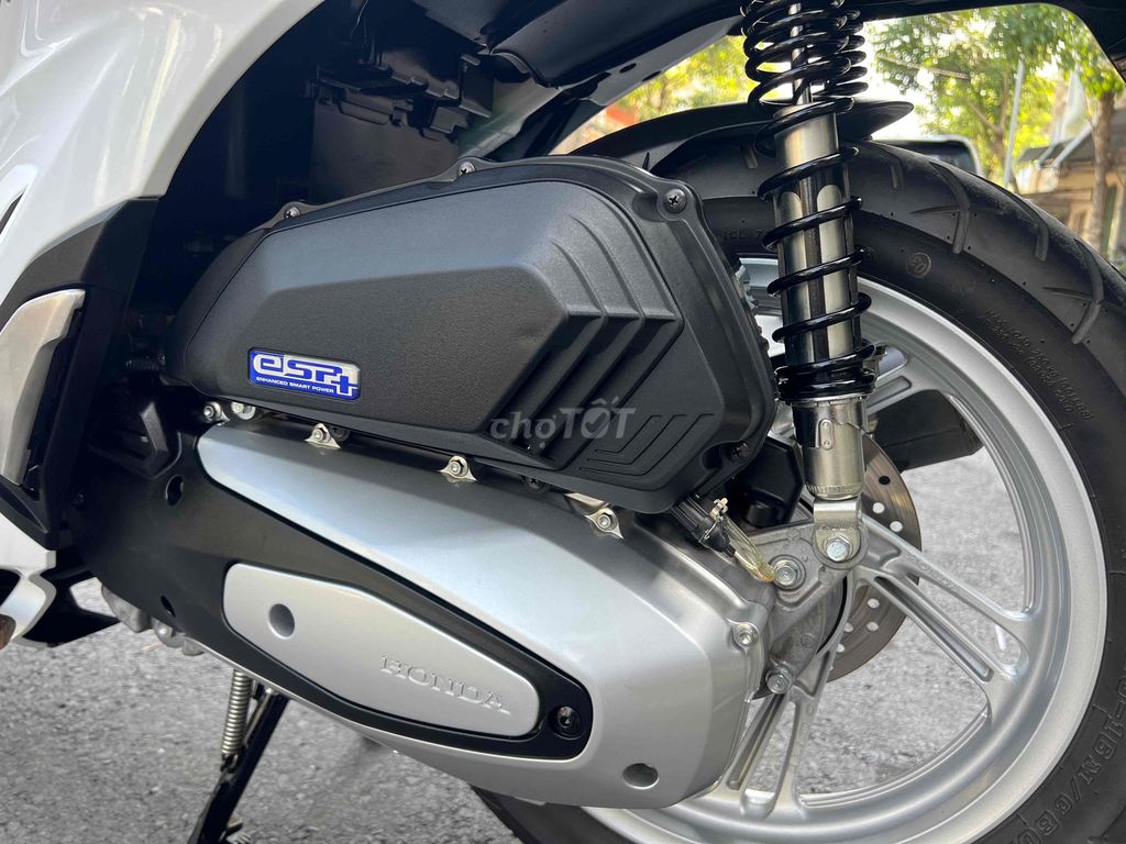Honda SH125 CBS 2024 Trắng 8000 km. Mua bán Xe máy tại Quận Ô Môn Cần Thơ được đăng bởi Huỳnh Thắng hình 13