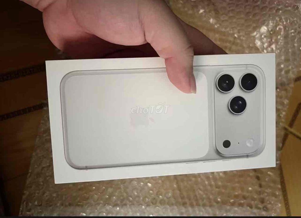 iPhone 17 Pro Max 256GB Bạc Mới. Mua bán Điện thoại tại Quận Hai Bà Trưng Hà Nội được đăng bởi Ngọc hình 1