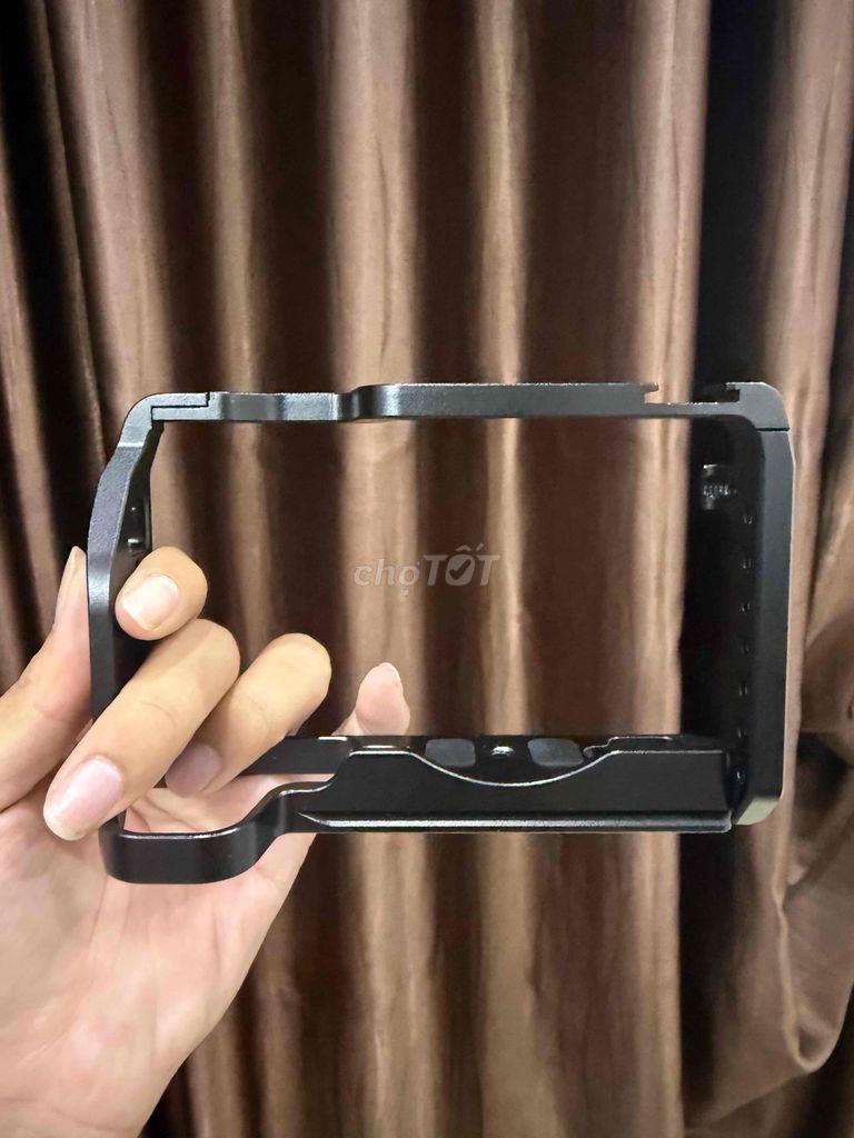 Rig máy ảnh Canon RP Đen Kim loại. Mua bán Máy ảnh, Máy quay tại Quận Sơn Trà Đà Nẵng được đăng bởi Hoàng hình 1