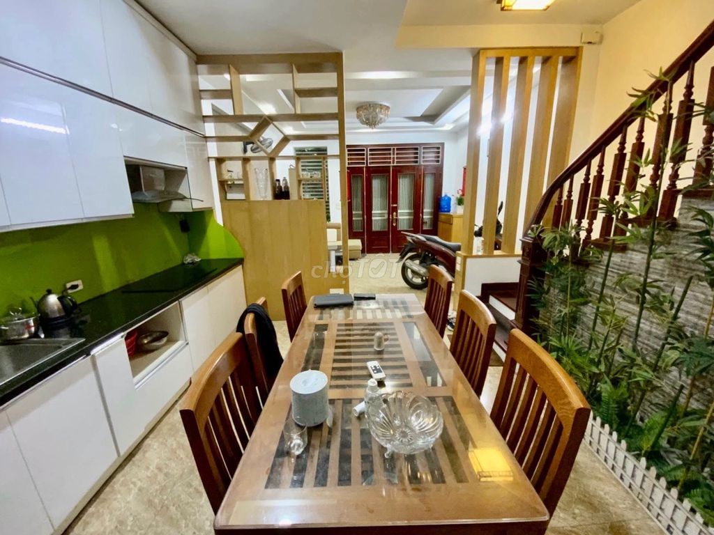 Продается дом 40 м2, 5 этажей, 5 спален, 4 туалета, 1 уличный дом, Вуонг Тхуа Ву, Тхань Сюа