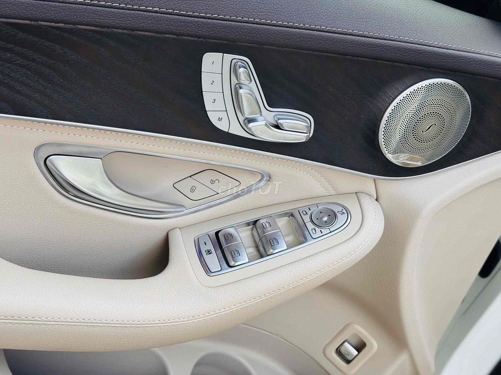 Mercedes GLC200 4Matic 2021 Trắng/Kem 53.000Km. Mua bán Ô tô tại Huyện Bình Chánh Tp Hồ Chí Minh được đăng bởi Thanh Nhã Xe Lướt Sài Gòn hình 15
