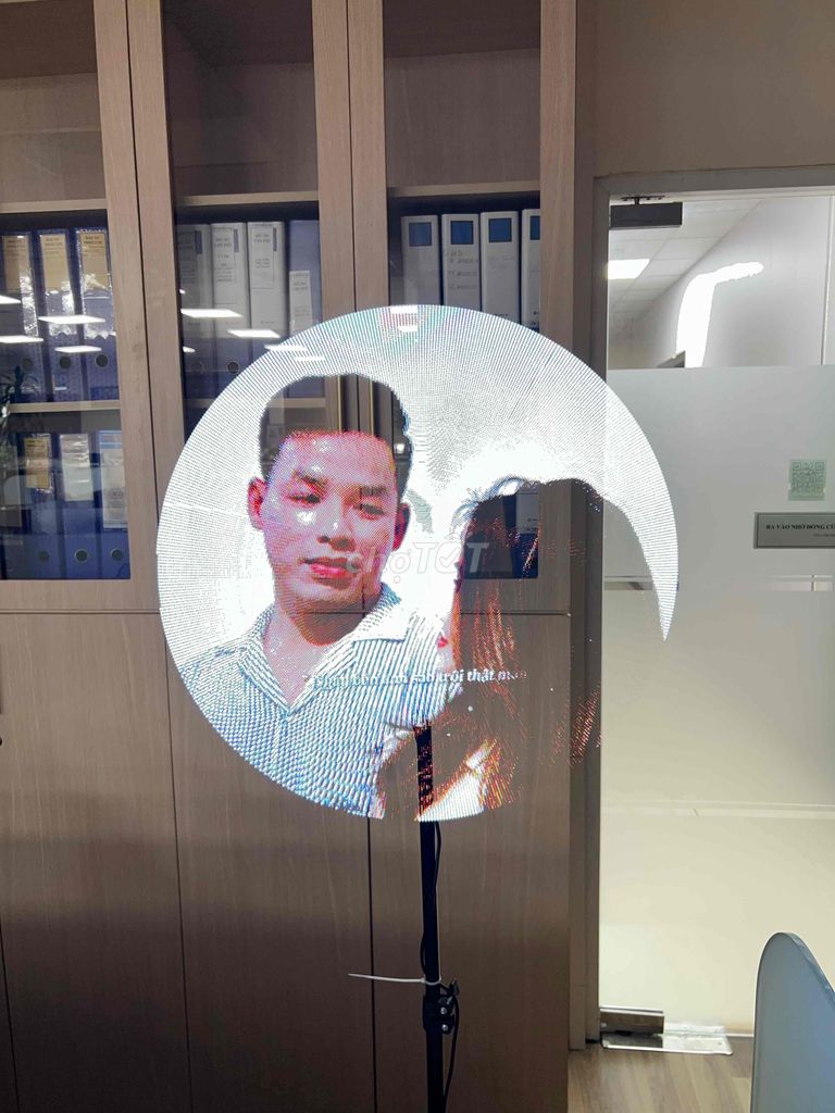 Quạt LED 3D Hologram 4 cánh thu hút mọi ánh nhìn
