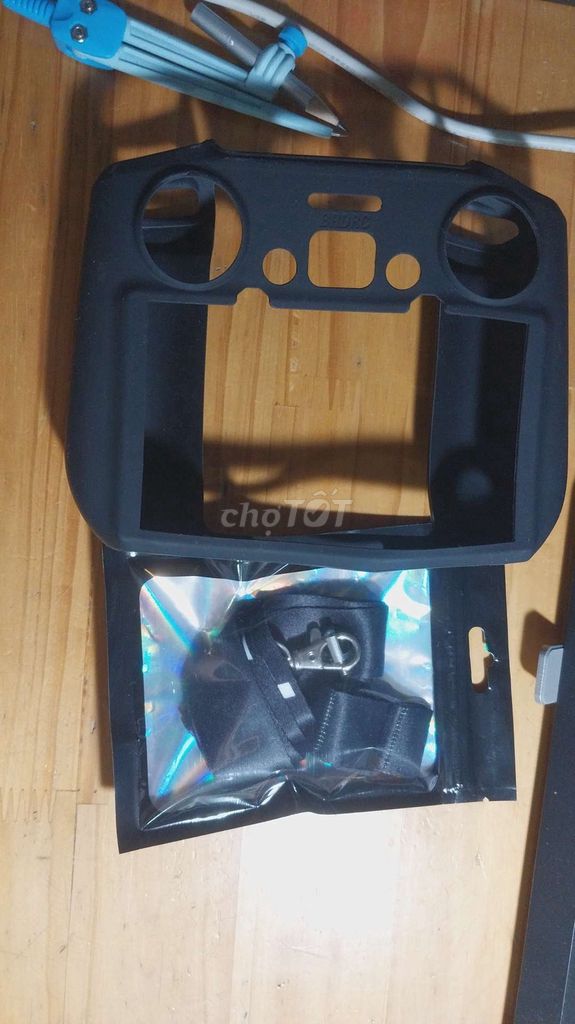 vỏ và dây cho tay khiển RC 2 của dji. Mua bán Phụ kiện (Màn hình, Chuột...) tại Quận Cẩm Lệ Đà Nẵng được đăng bởi Trạm Khydra hình 1