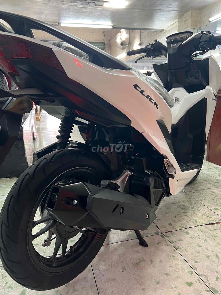 Vario 150 trắng bóng. Mua bán Xe máy tại Quận 5 Tp Hồ Chí Minh được đăng bởi Nghĩa hình 4