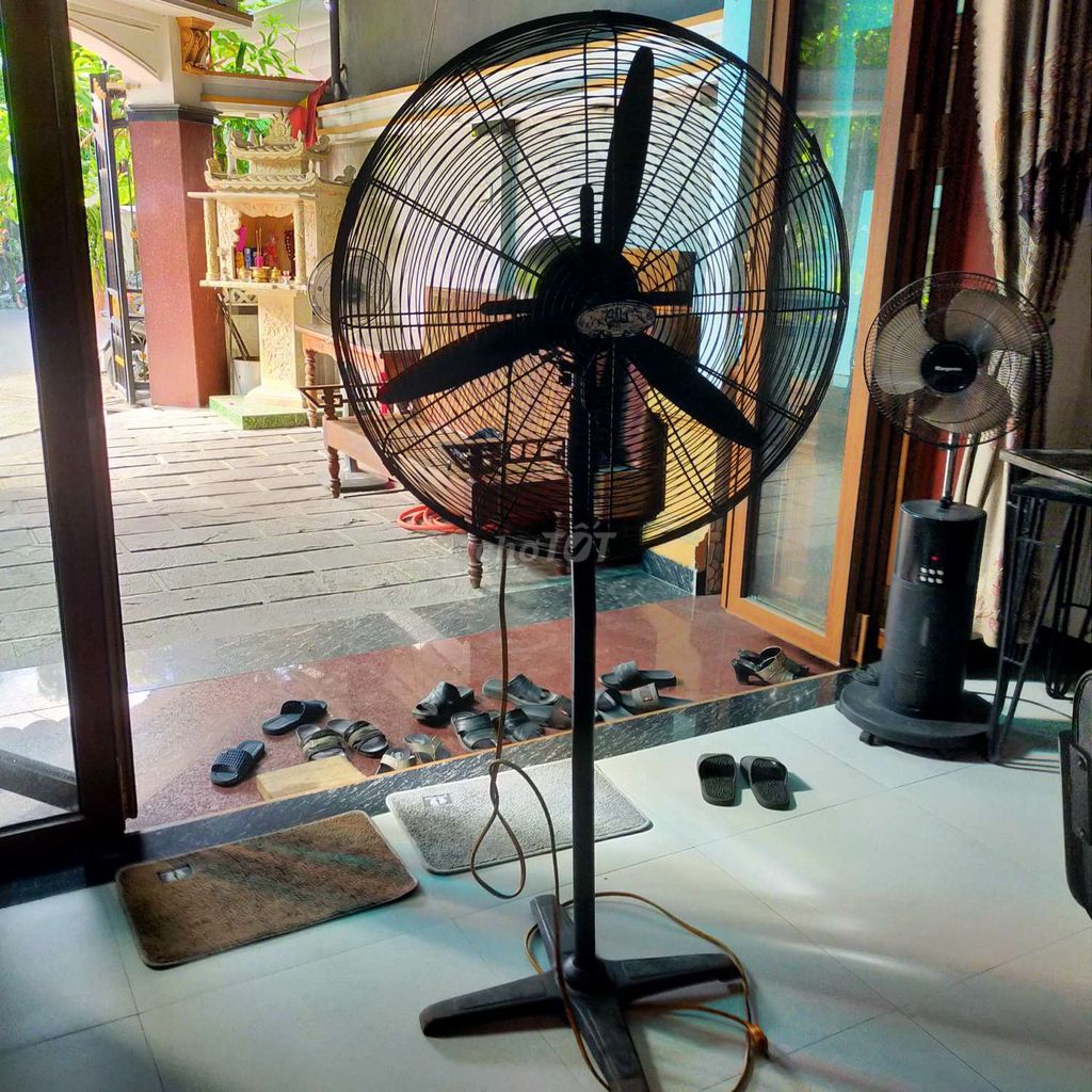 Quạt đứng Gale Kim loại 1m6 75cm. Mua bán Quạt tại Quận Liên Chiểu Đà Nẵng được đăng bởi Loa Quyền chuyên bộ tứ  hình 1