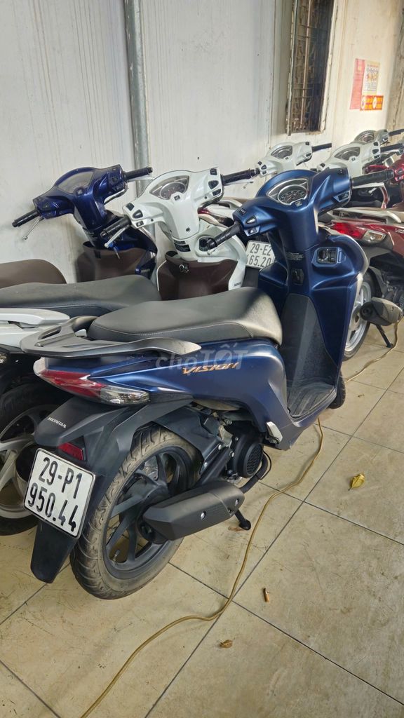 Bán vision 2025 siêu mới.. Mua bán Xe máy tại Quận Thanh Xuân Hà Nội được đăng bởi xe máy Tươi Hồng Sơn hình 3