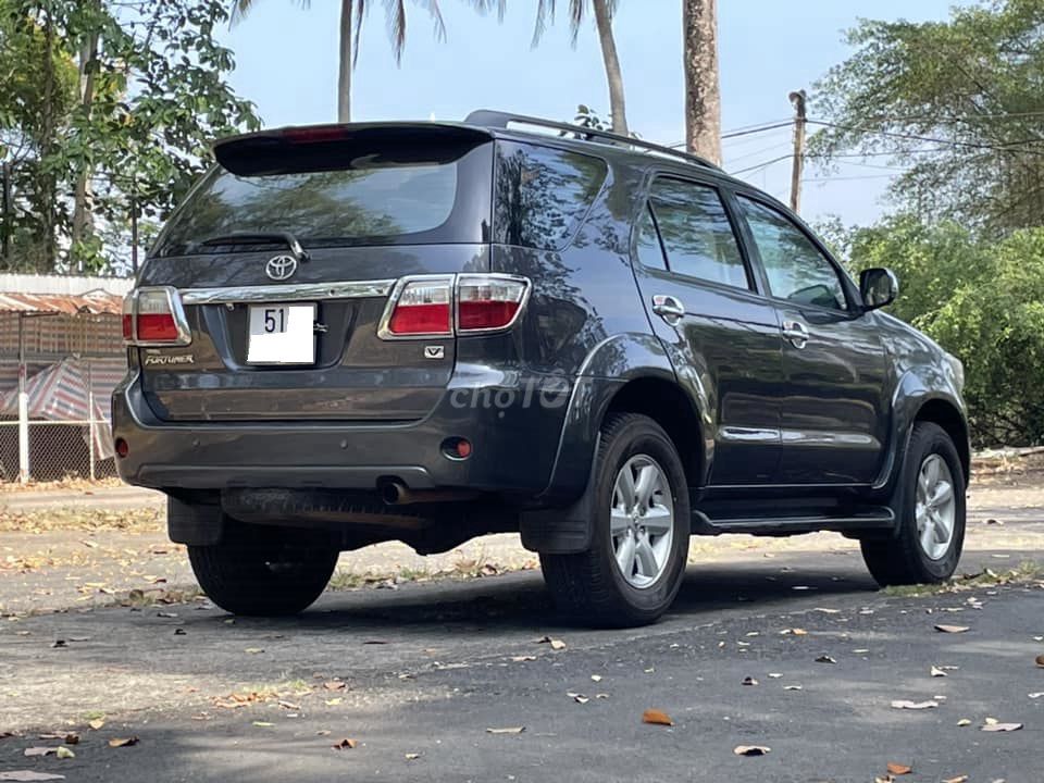 Toyota Fortuner V 2012 số tự động 2 cầu. Mua bán Ô tô tại Quận 12 Tp Hồ Chí Minh được đăng bởi Xuân Trường hình 2