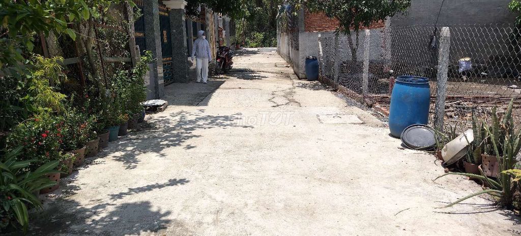BÁN ĐÁT HÓC MÔN - Ô TÔ ĐẬU CỬA - DT KHỦNG - GIÁ CỰC RẺ 