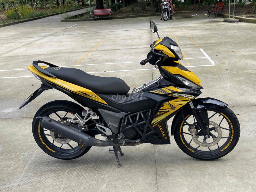 WINNER V1 – MÁY ZIN ÊM, CHÍNH CHỦ. Mua bán Xe máy tại Thành phố Thủ Dầu Một Bình Dương được đăng bởi Xe Máy Bình Dương hình 2