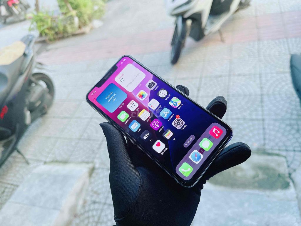 iPhone XS Max 64G trắng quốc tế nguyên zin màn ám. Mua bán Điện thoại tại Quận Hải Châu Đà Nẵng được đăng bởi Hoàng Anh Tuấn hình 1