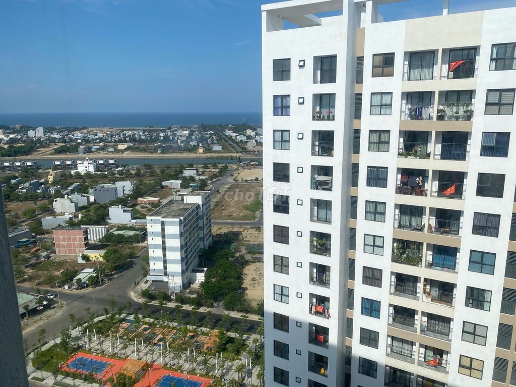 Bán căn 2PN FPT Plaza2 view hướng đông thoáng mát giá 1750