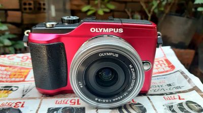 Olympus E-PL2 + lens 14-42