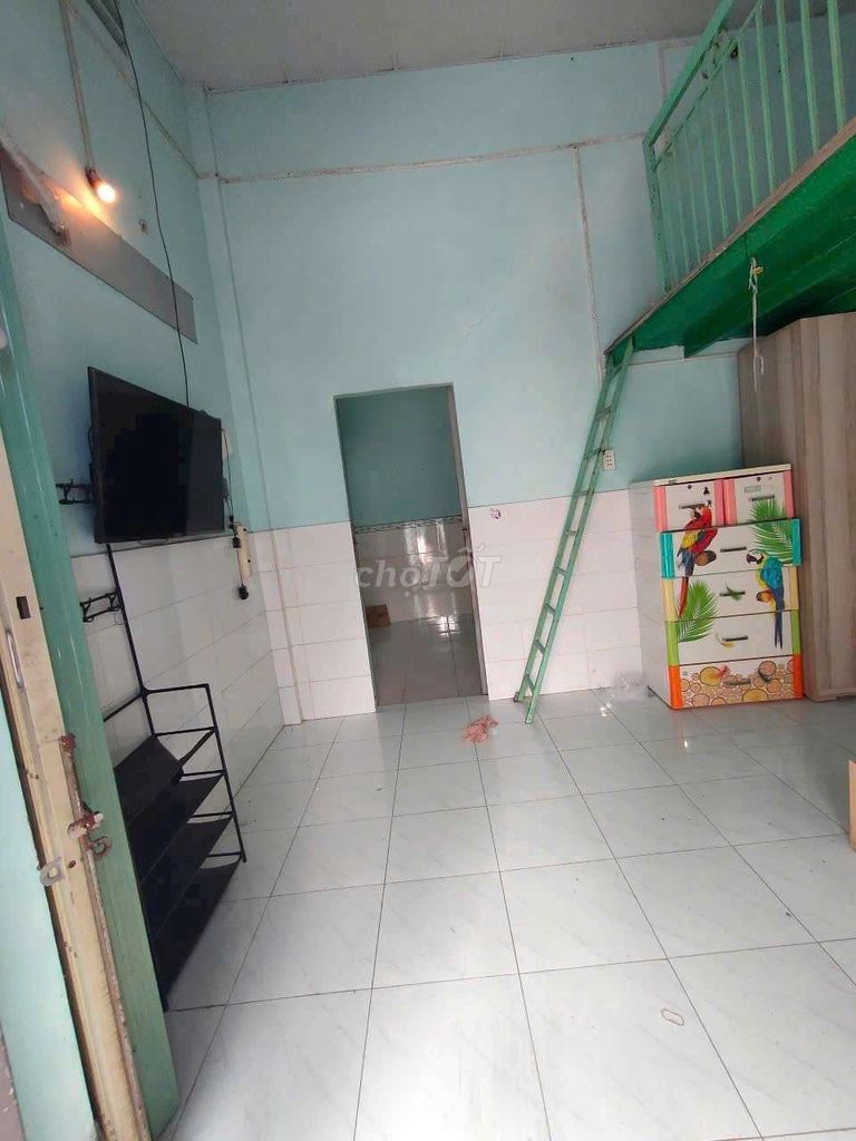 cho thuê nhà Quang trung  hẻm 1050// cach hem xe hơi 2 can nhà 