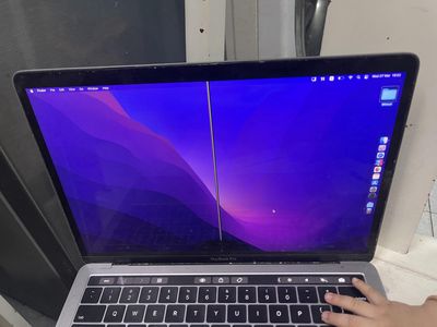 Bán Macbook Pro 2016 8/512 có touchbar hỏng màn