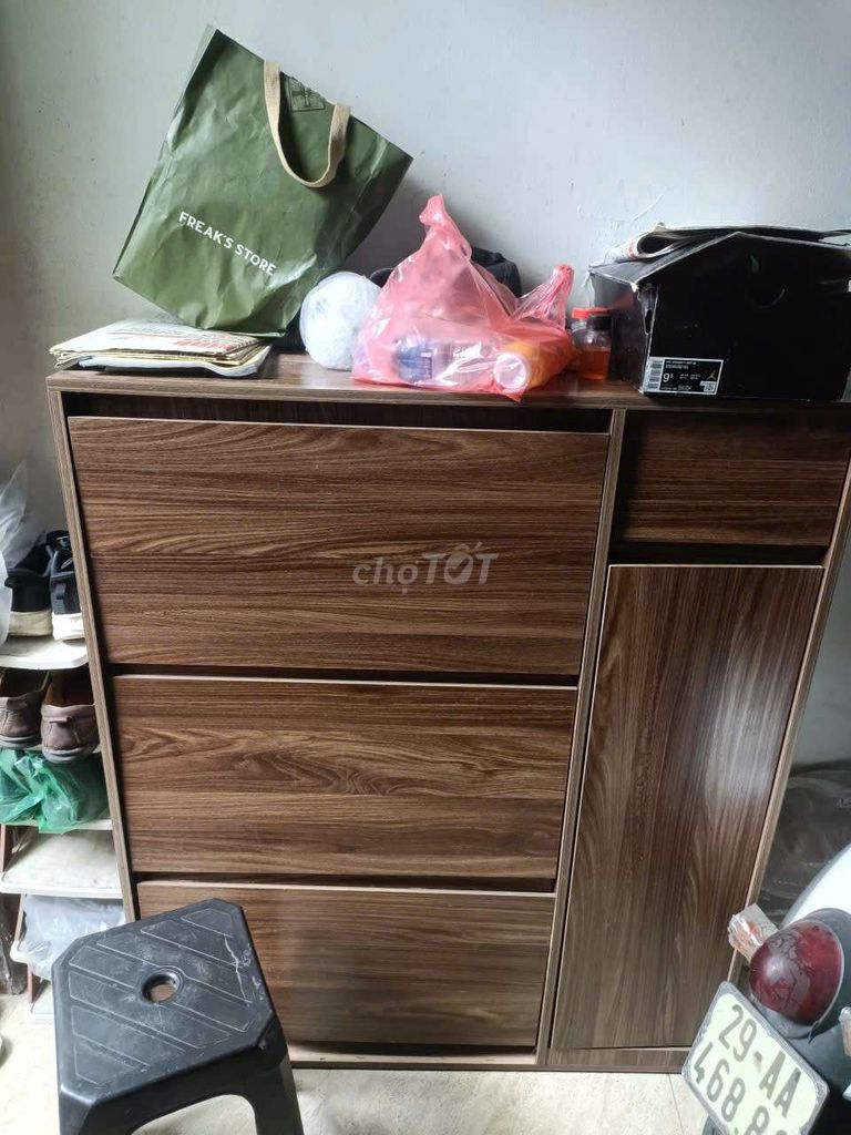 Tủ giày Gỗ ép Nâu 1m 1m. Mua bán Tủ, kệ gia đình tại Quận Long Biên Hà Nội được đăng bởi Trần Anh Thái hình 1