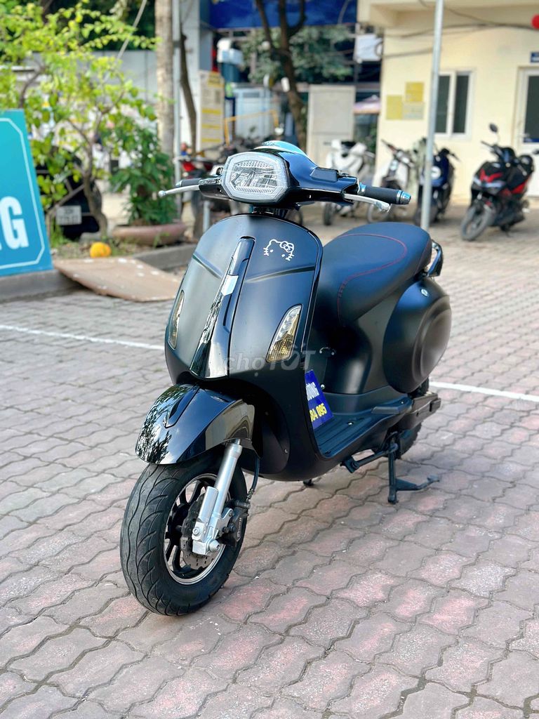 Электроскутер Vespa GTDD Матовый черный с аккумулятором 2026