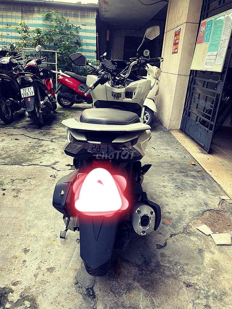PCX 160 2022 màu trắng. Mua bán Xe máy tại Quận 1 Tp Hồ Chí Minh được đăng bởi Tên chưa cung cấp hình 6