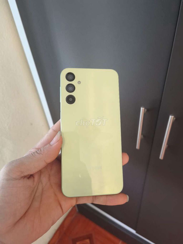 Samsung A24 8GB 128GB. Mua bán Điện thoại tại Huyện Sóc Sơn Hà Nội được đăng bởi Natkute22 hình 1