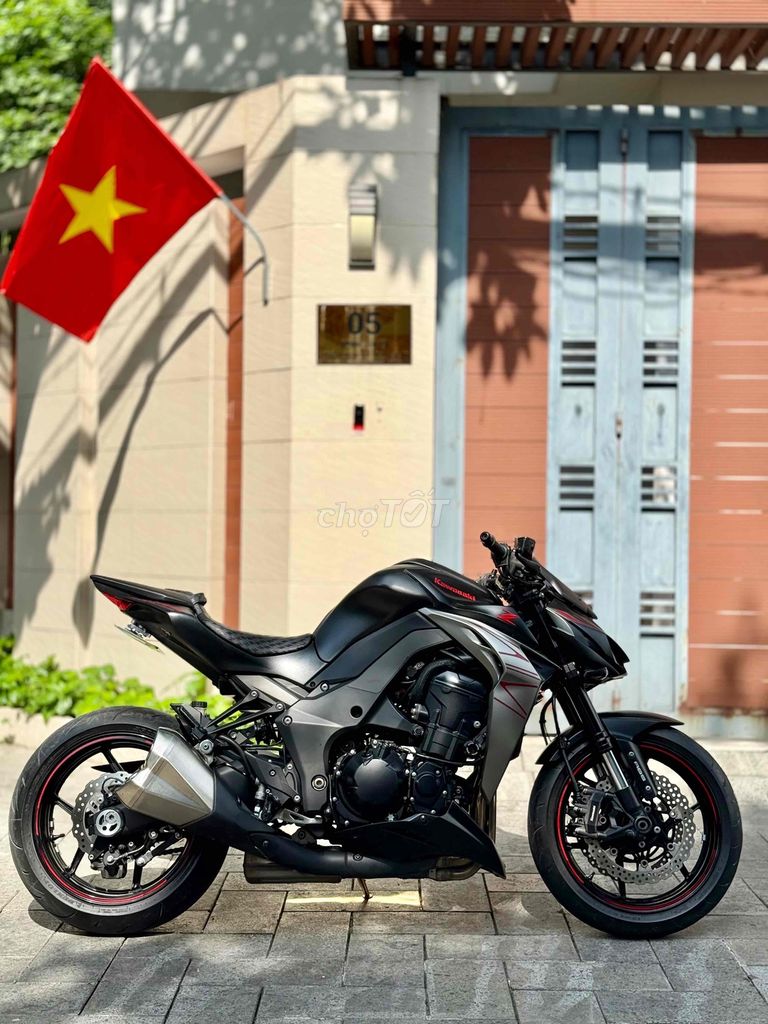 z1000 odo chuẩn 5300km . Còn bớt cho ae thiện chí. Mua bán Xe máy tại Quận Bình Thạnh Tp Hồ Chí Minh được đăng bởi Phạm Trí Motor hình 2
