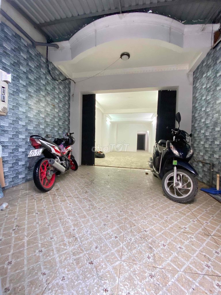 Rent · 4 bd · 88 м² · Quận 6, ул. Đường Kinh Dương Vương