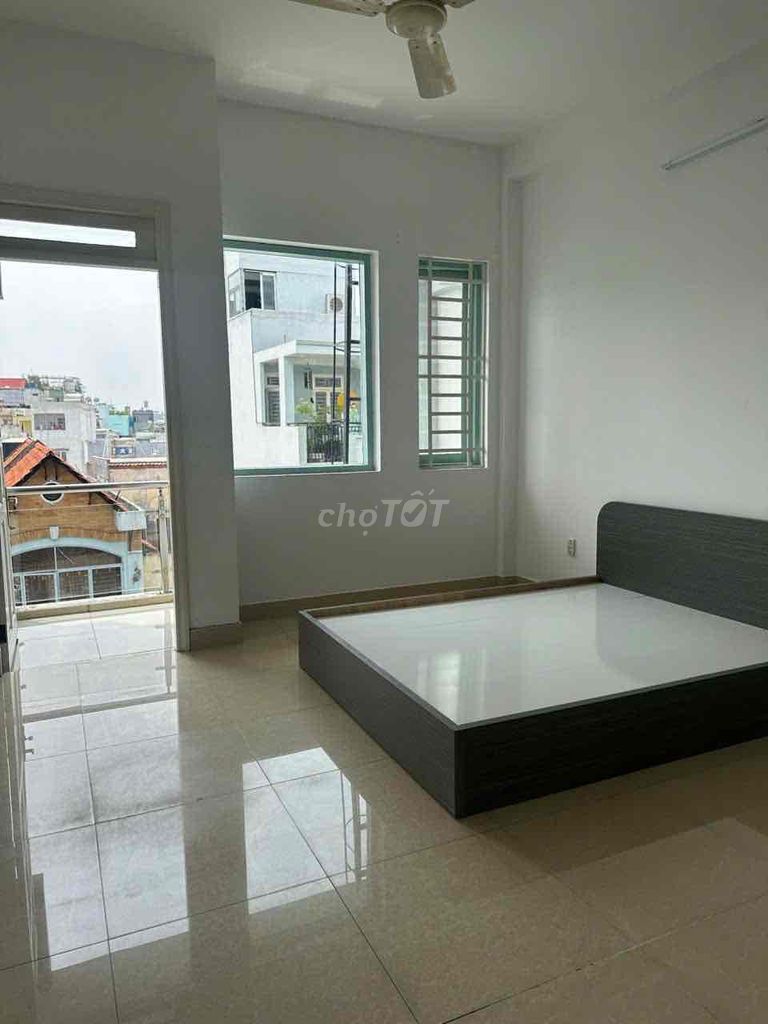PHÒNG BAN CÔNG TÁCH BẾP SIÊU RỘNG FULL NỘI THẤT GẦN ĐẦM SEN ĐH VHU