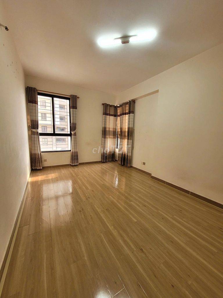 Квартира с 2 спальнями (90 м²)