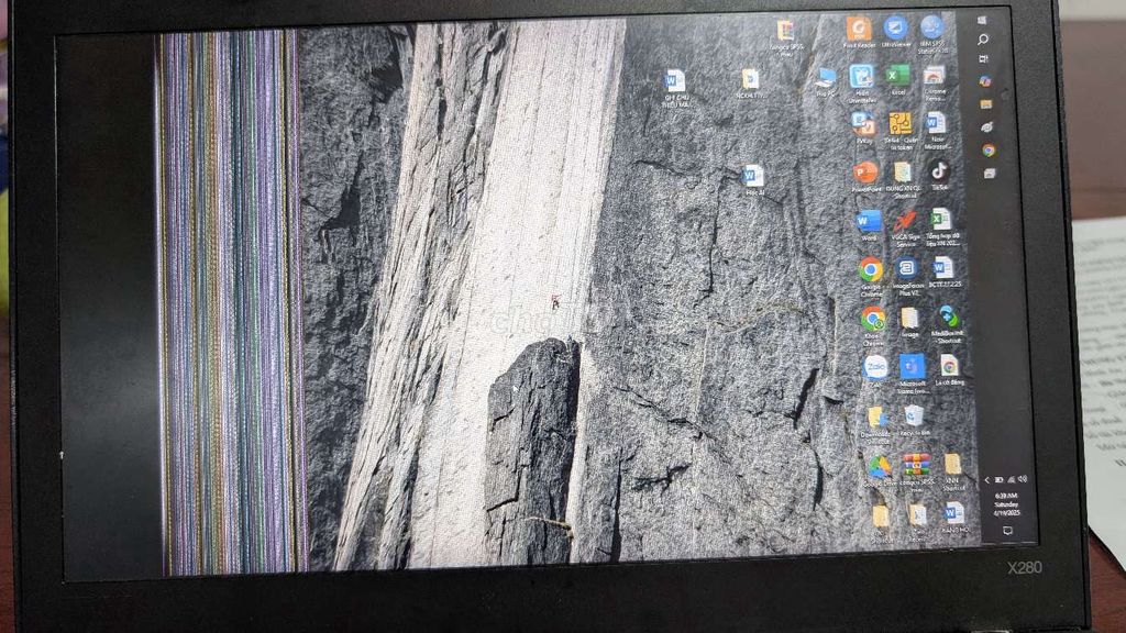 Thinkpad X280 sọc màn. Mua bán Laptop tại Huyện Bình Liêu Quảng Ninh được đăng bởi Dũng Lèo hình 1