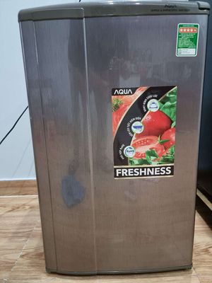Dư dùng cần bán tủ lạnh Aqua 90 lít