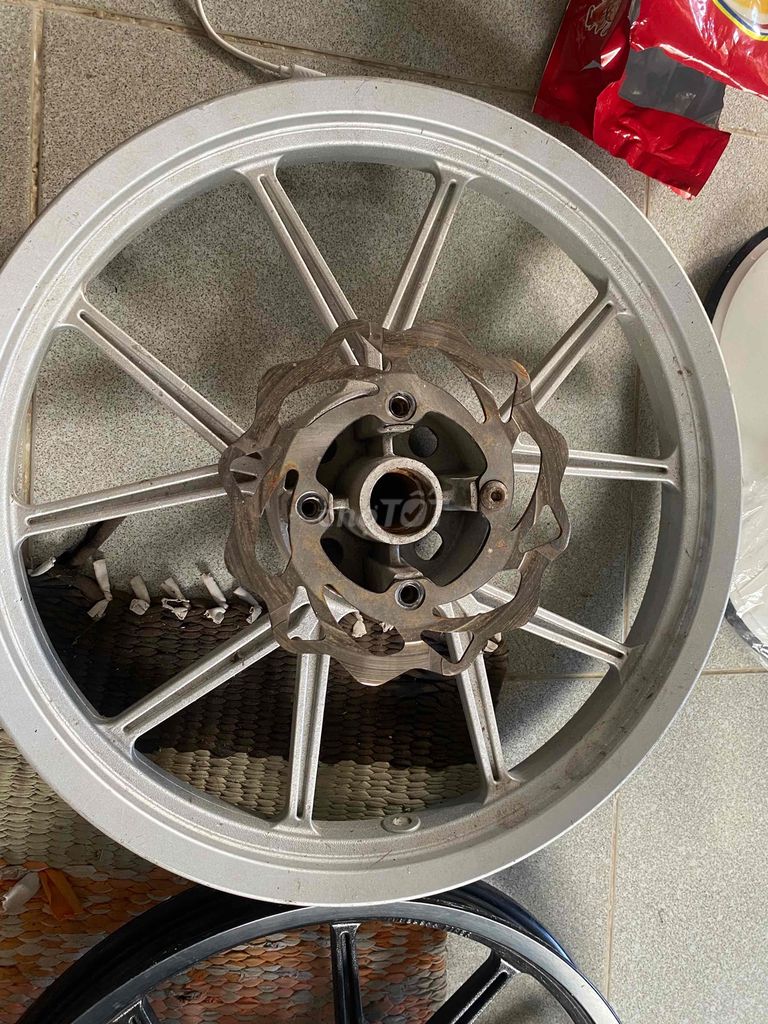 Mâm Daytona X1R Ex135. Mua bán Phụ tùng xe tại Huyện Châu Thành Tiền Giang được đăng bởi Thanh Tùng hình 3