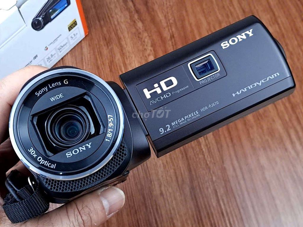 Sony Handycam PJ670