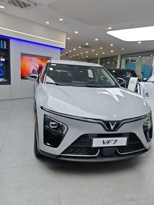 VinFast VF7 Eco 2026 Xám
