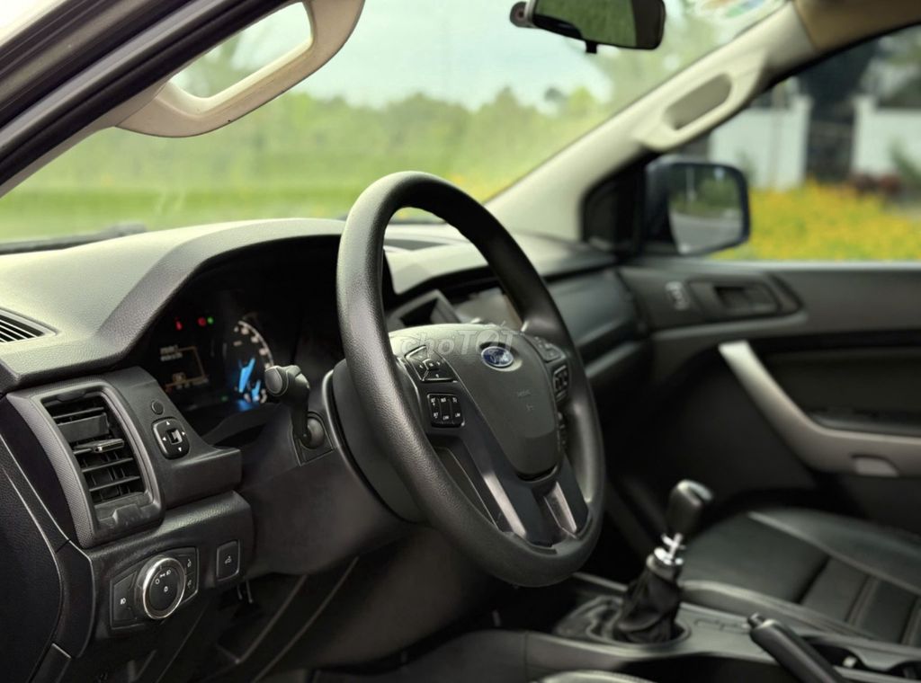 Mình bán Ford Ranger 2022 XLS số sàn màu đen đẹp. Mua bán Ô tô tại Quận 12 Tp Hồ Chí Minh được đăng bởi Khánh hình 3