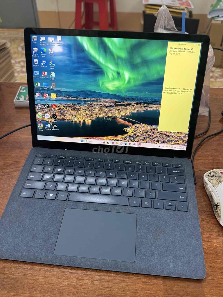 Microsoft Surface Xám Học tập văn phòng. Mua bán Laptop tại Huyện Mỏ Cày Nam Bến Tre được đăng bởi Hữu Nhi hình 1