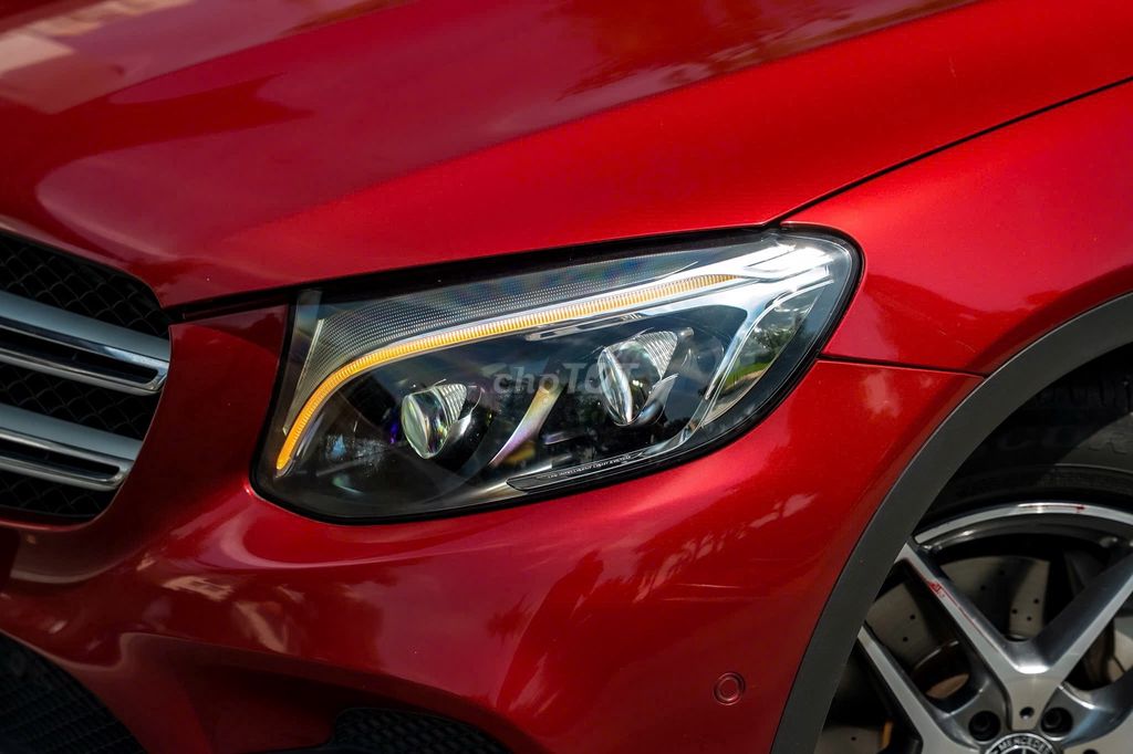Mercedes GLC300 4Matic 2019, Bank 90%. Mua bán Ô tô tại Quận 7 Tp Hồ Chí Minh được đăng bởi Hoàn Lee Xe Lướt hình 5