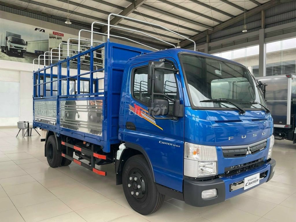 Xe Fuso mui bạt 5T thùng 4m3 hàng hiếm đời 2023