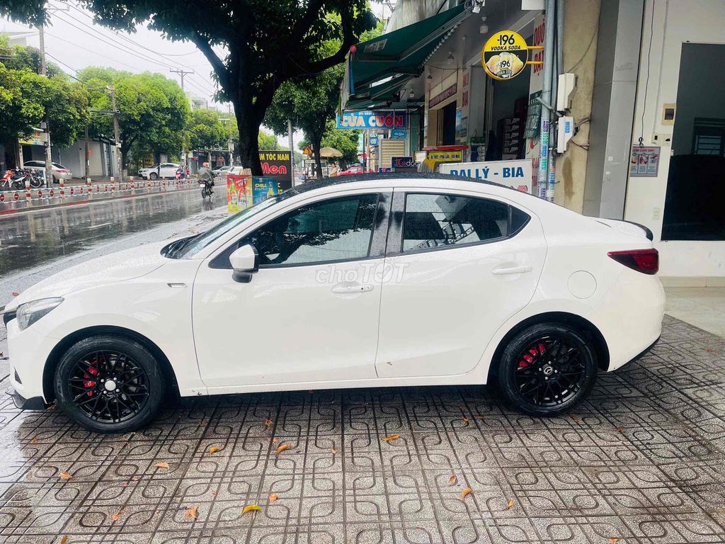 Mazda 2 2019 Premium Sedan - 65000 km. Mua bán Ô tô tại Thành phố Biên Hòa Đồng Nai được đăng bởi Kiên Ford hình 3