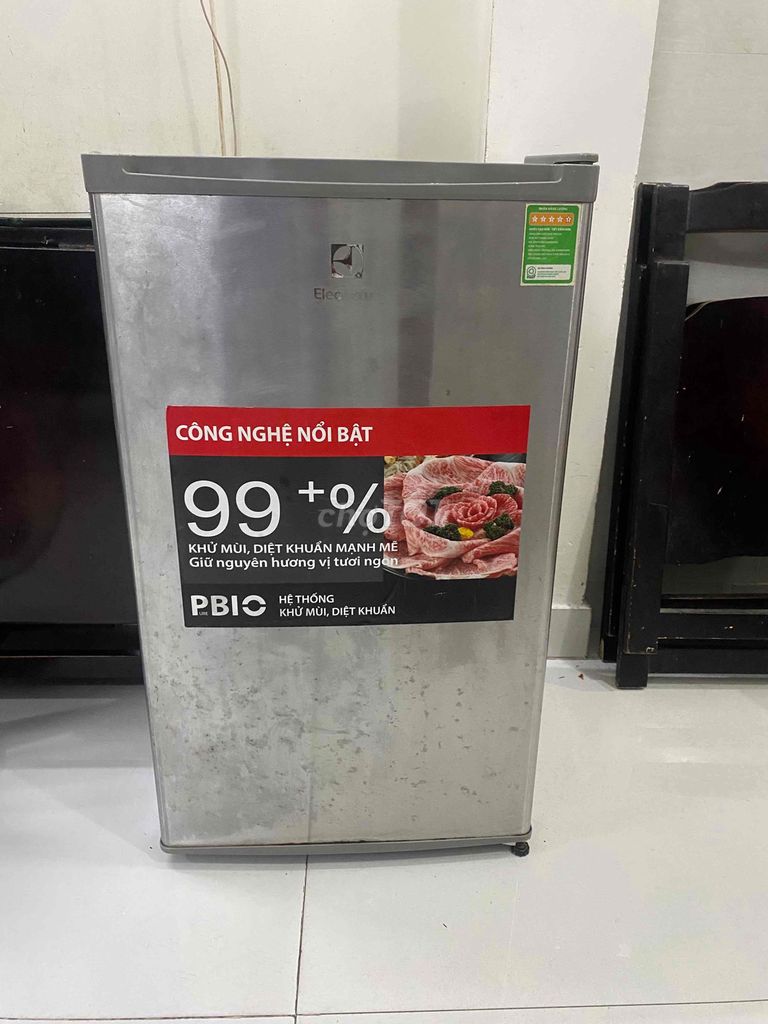 Tủ lạnh Electrolux EUM0900SA 90 lít Bạc. Mua bán Tủ lạnh tại Thành phố Thủ Đức Tp Hồ Chí Minh được đăng bởi khanh hình 1