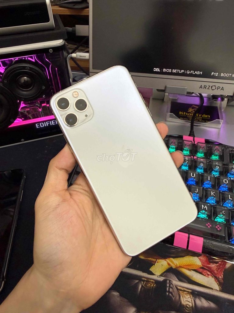 Apple iPhone 11 Pro Max 256GB Bạc 99%. Mua bán Điện thoại tại Thành phố Nha Trang Khánh Hòa được đăng bởi khaitransmartphone hình 1