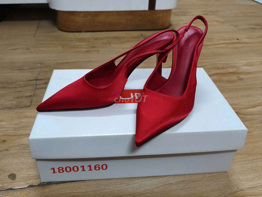 Giày cao gót Charles & Keith Nữ Đỏ Size 34 90% mới. Mua bán Giày dép tại Thành phố Dĩ An Bình Dương được đăng bởi Diem hình 1
