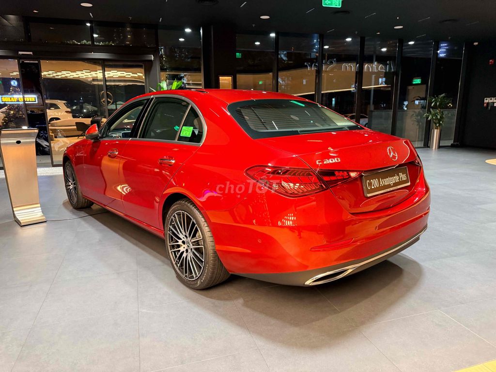 Mercedes-Benz C200 Avantgarde Plus 2023 Đỏ. Mua bán Ô tô tại Quận 7 Tp Hồ Chí Minh được đăng bởi Lâm Hoàng  hình 4