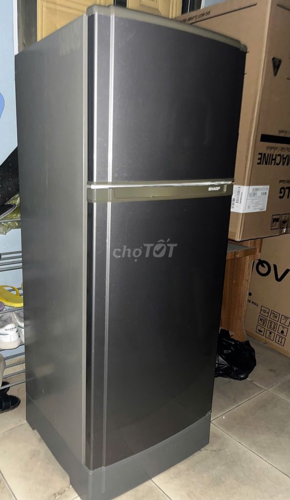 PASS Tủ lạnh Sharp 180L. Mua bán Tủ lạnh tại Quận Cầu Giấy Hà Nội được đăng bởi Nguyễn Thị Thùy Linh hình 1