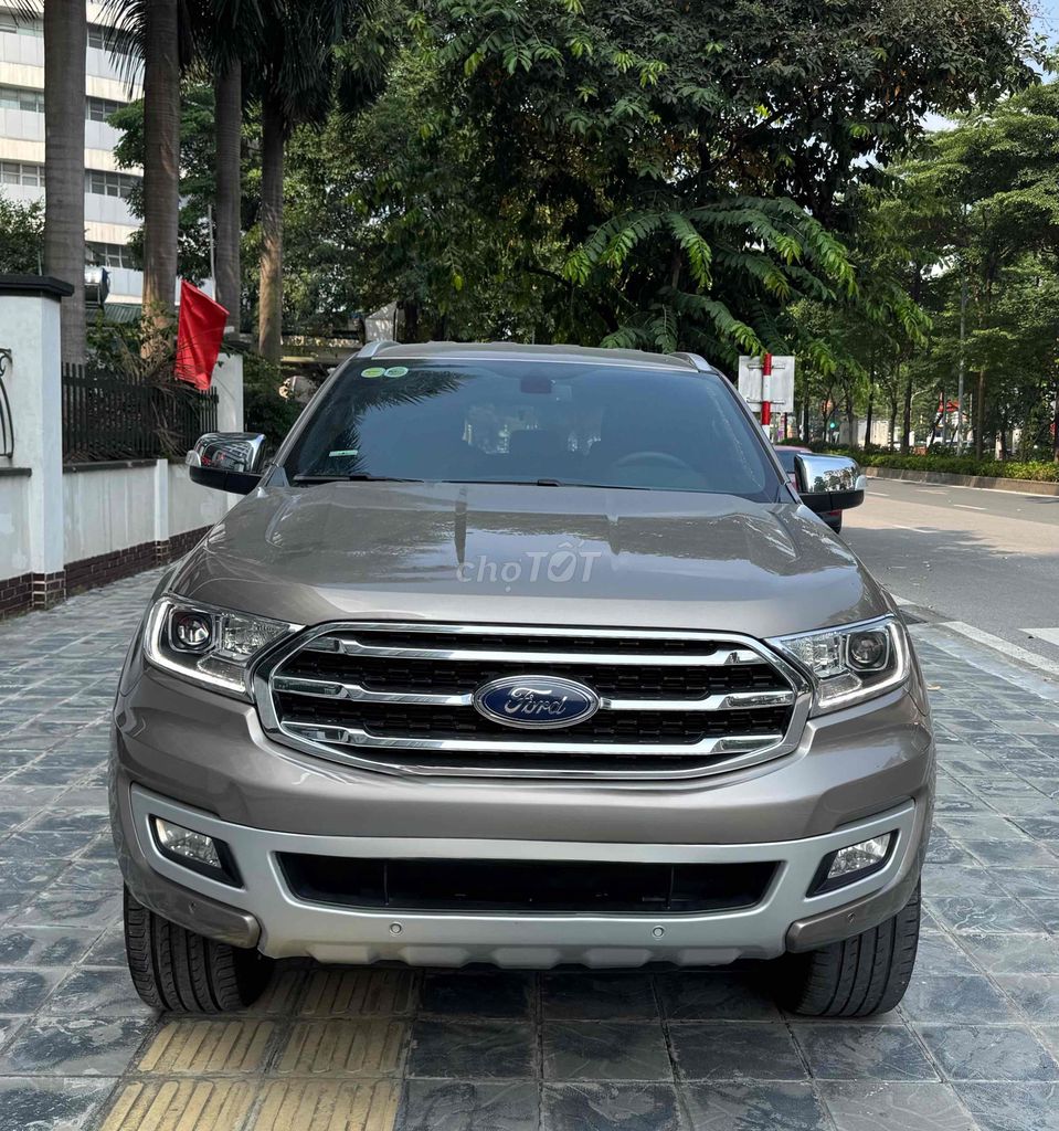 Ford Everest Titanium 2020 дизель коричневый